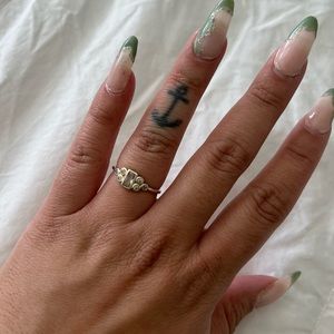 Dainty silver ring 💍